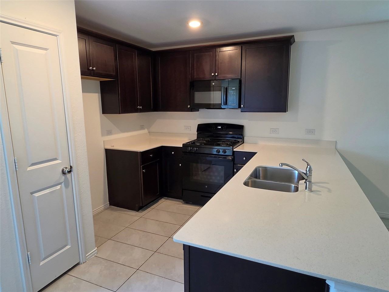 7781 Ruellia Rd - Photo 6 of 17