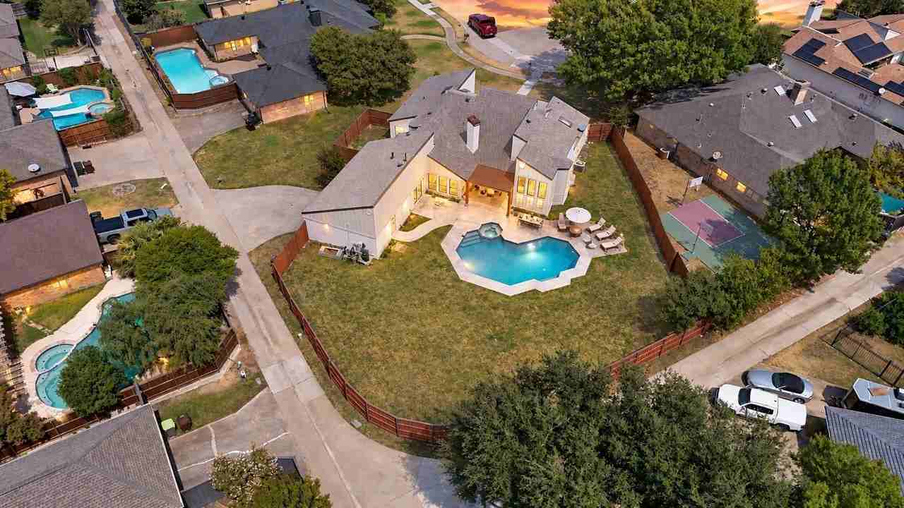 4001 Bullock Dr - Photo 3 of 35