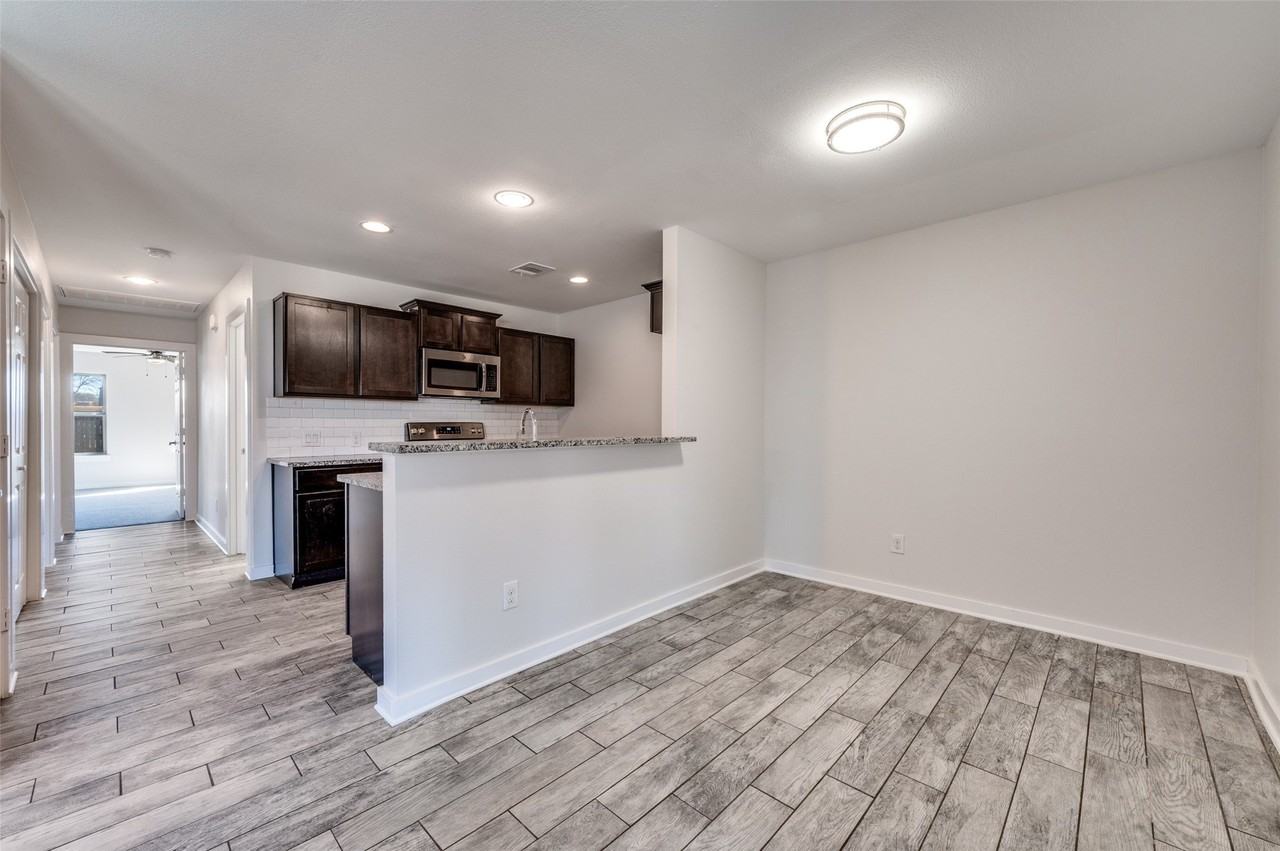 612 N 6th St - Photo 4 of 15