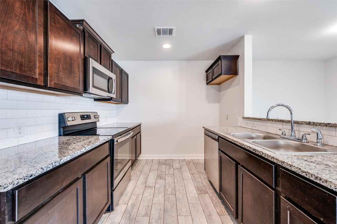 612 N 6th St - Photo 5 of 15