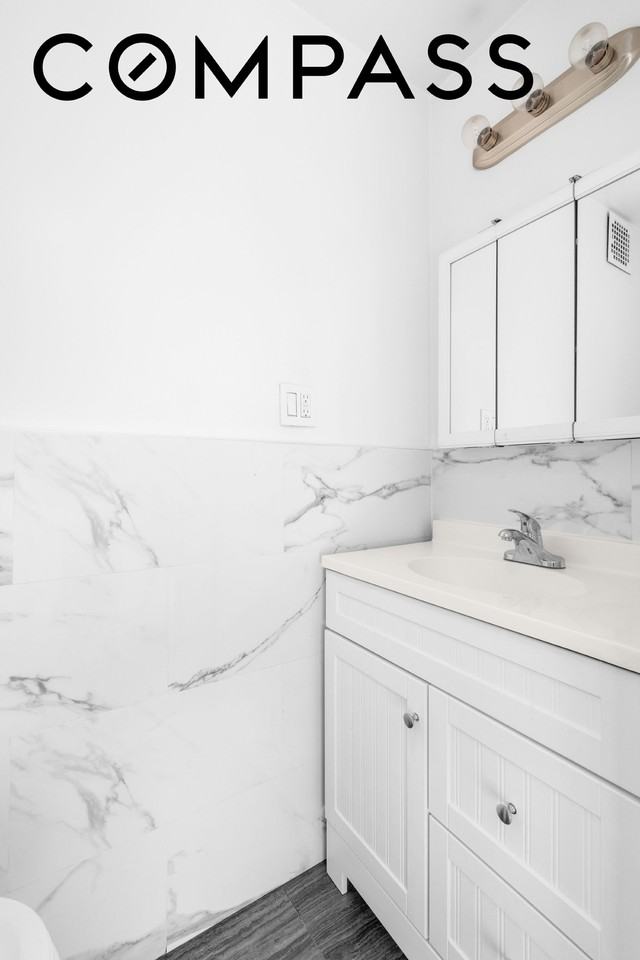 1582 York Ave #5B - Photo 7 of 13