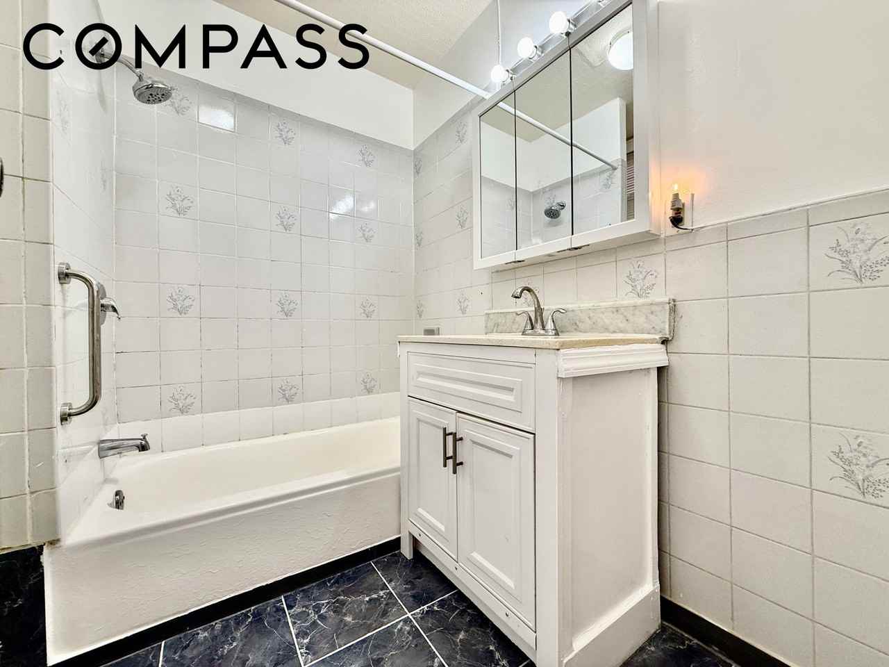 558 19th St #1 - Photo 6 of 7