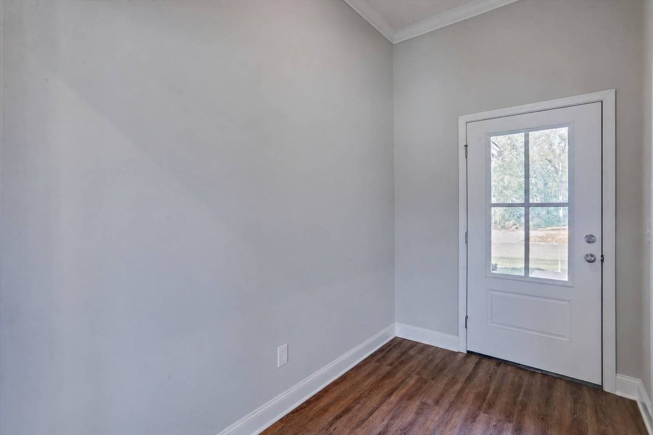577 Patrick Farms Dr - Photo 4 of 27