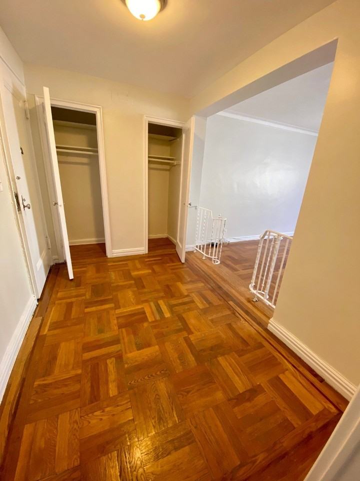 256 Martine Ave #6M - Photo 3 of 12