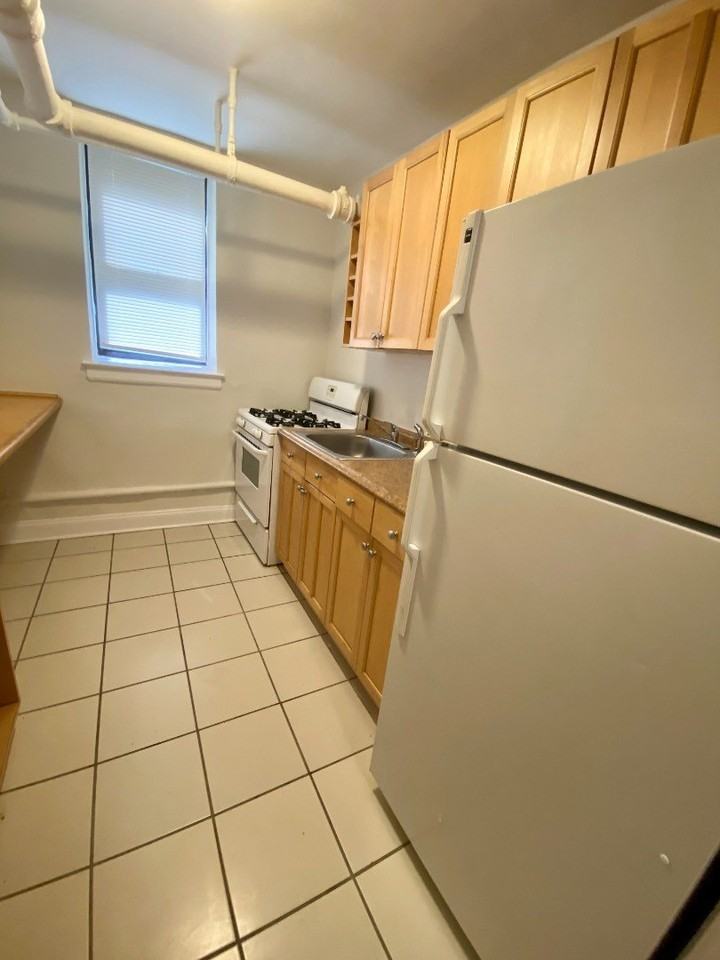 256 Martine Ave #BB - Photo 2 of 10