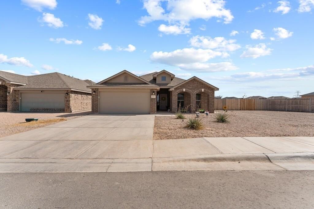 2512 Blazing Saddle Blvd - Photo 2 of 24