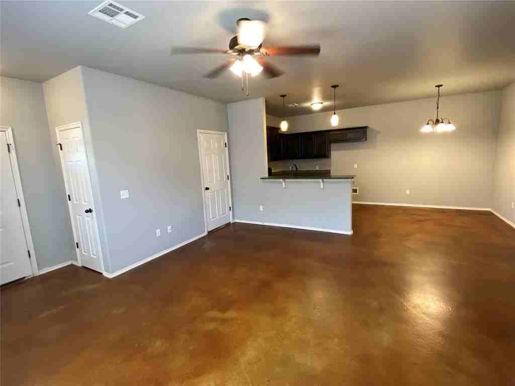 1846 Cypress Ln - Photo 3 of 11