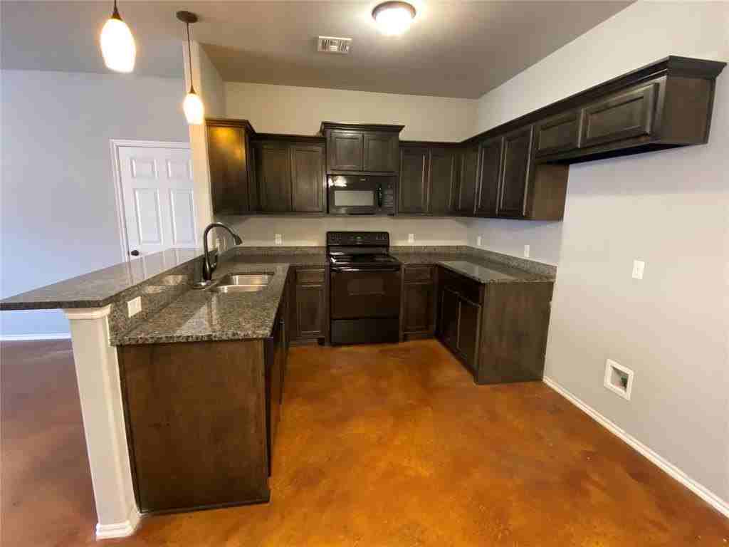 1846 Cypress Ln - Photo 5 of 11