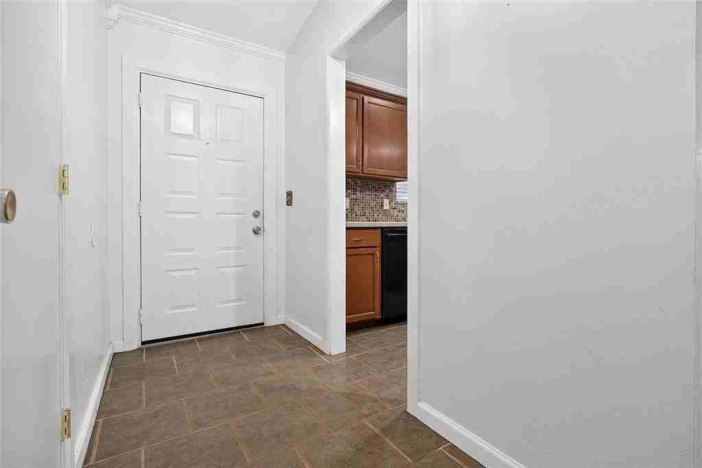 7805 Nw 20th St - Photo 2 of 22