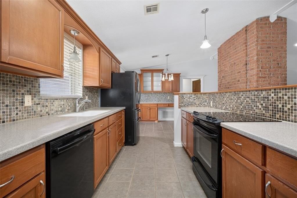 7805 Nw 20th St - Photo 6 of 22