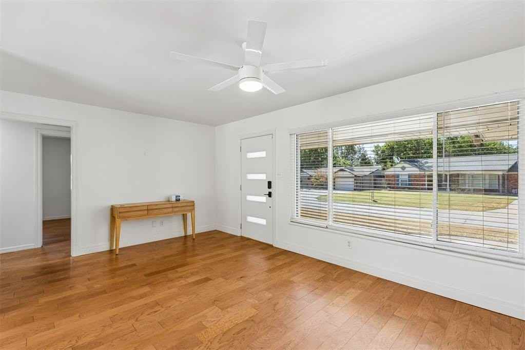 2305 Barclay Rd - Photo 5 of 28