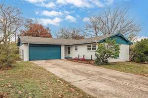 featured image of 109 W Shadywood Dr