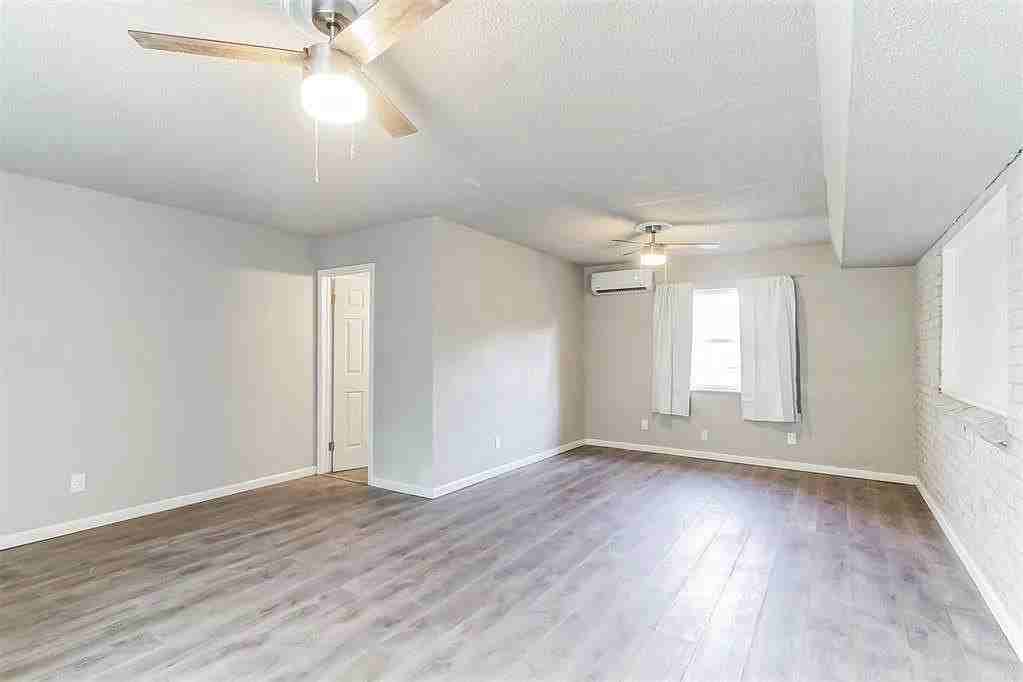 109 W Shadywood Dr - Photo 7 of 17
