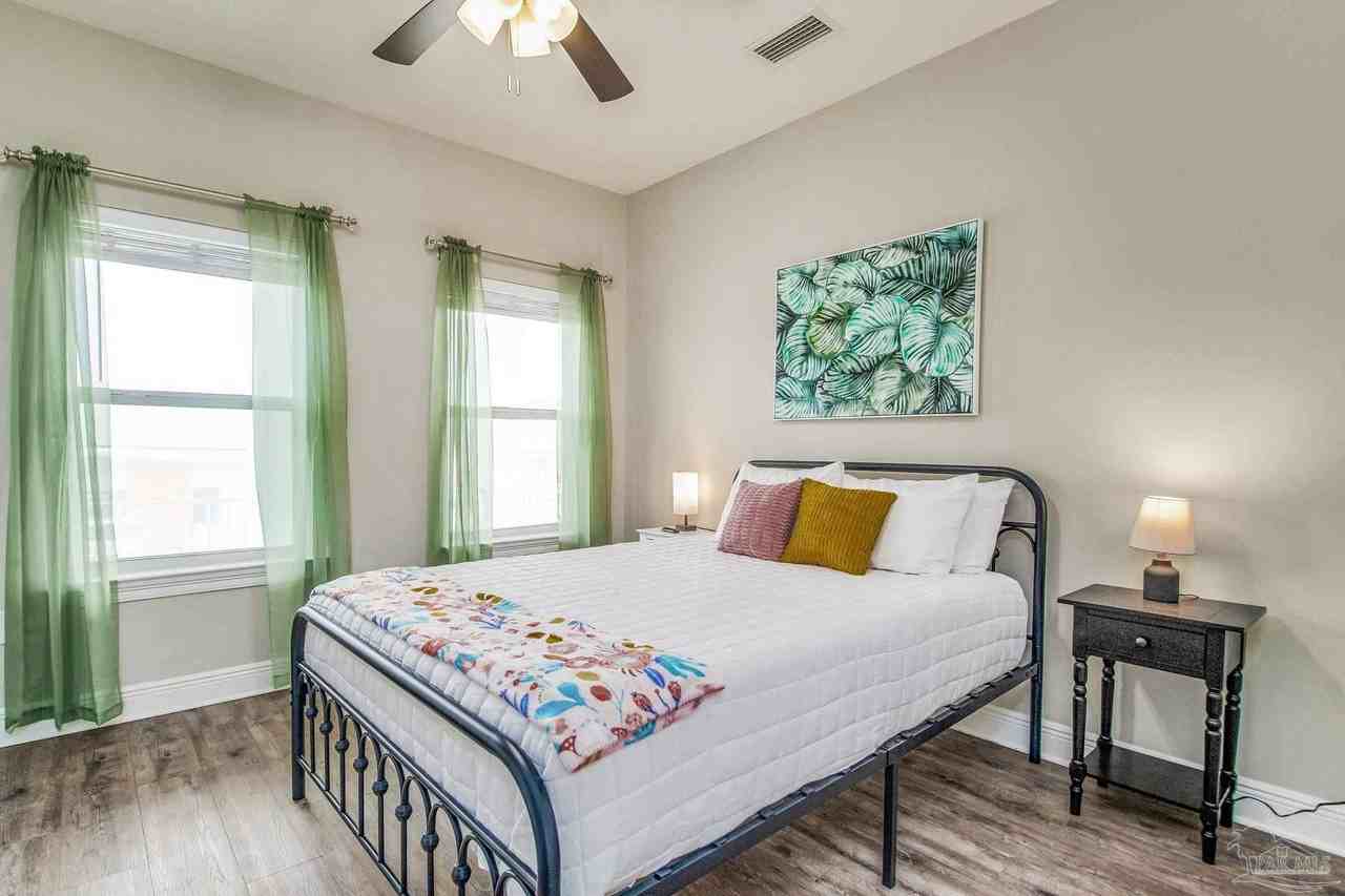 1002 W Main St - Photo 6 of 32