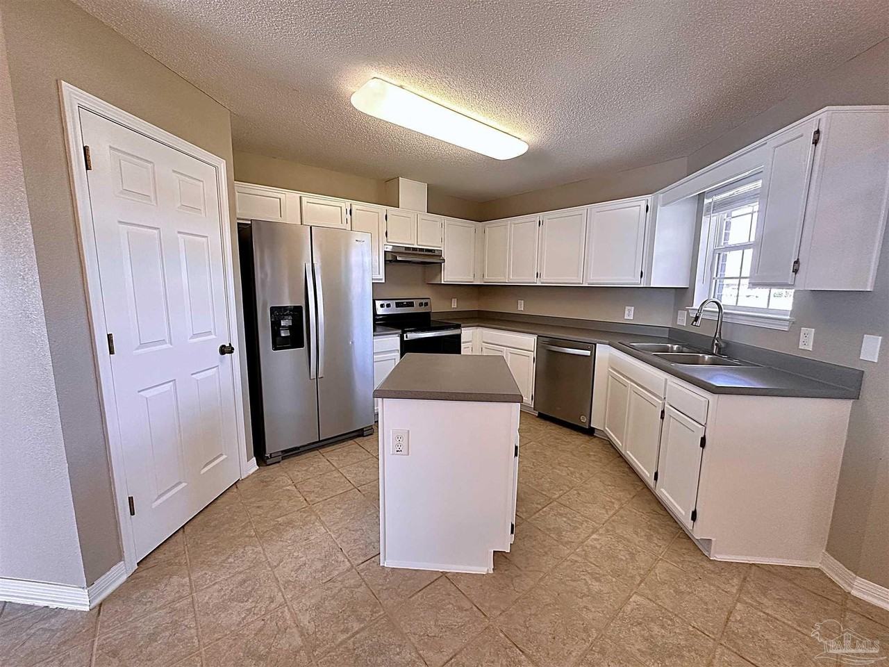 3329 Tiller Ct - Photo 3 of 18