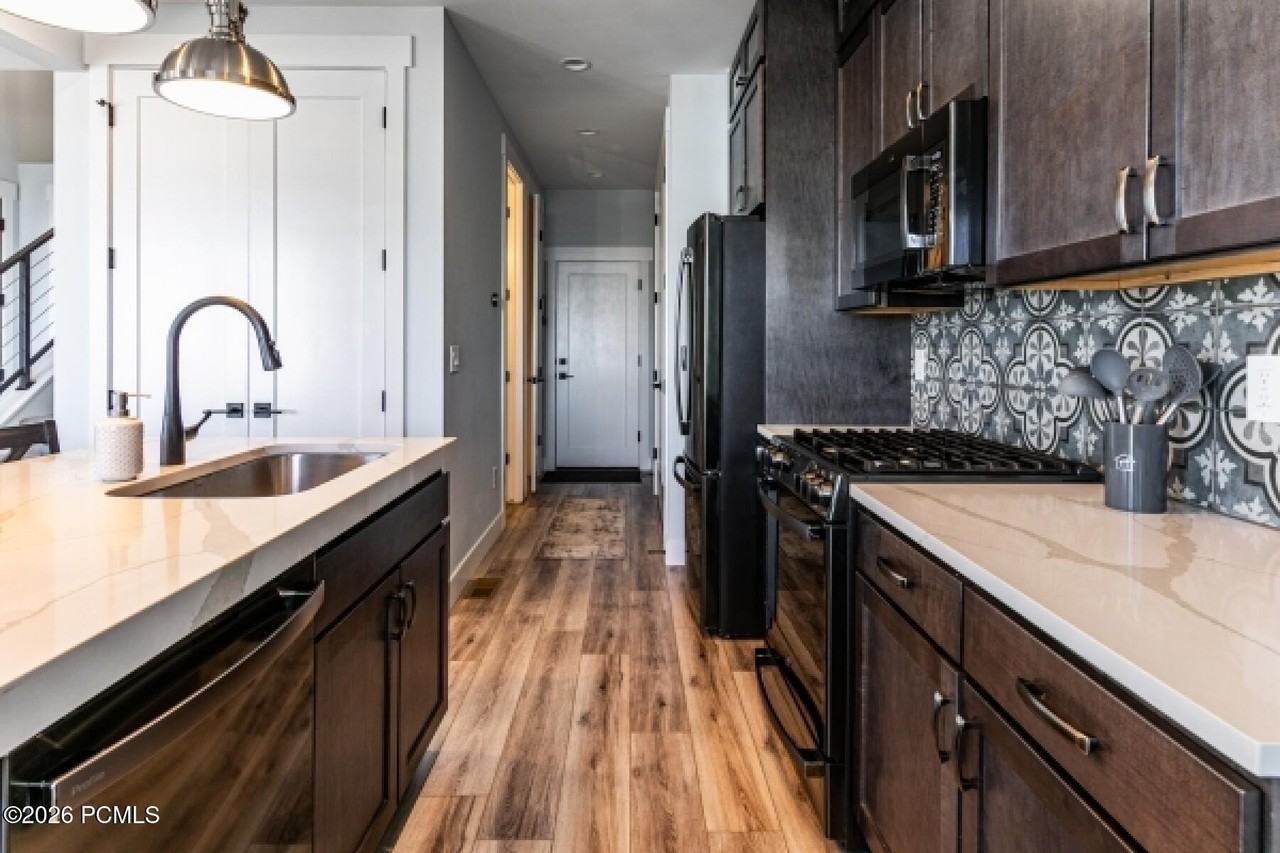11901 N Shoreline Dr - Photo 6 of 20