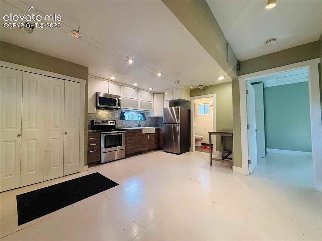 215 S 28th St - Photo 3 of 14