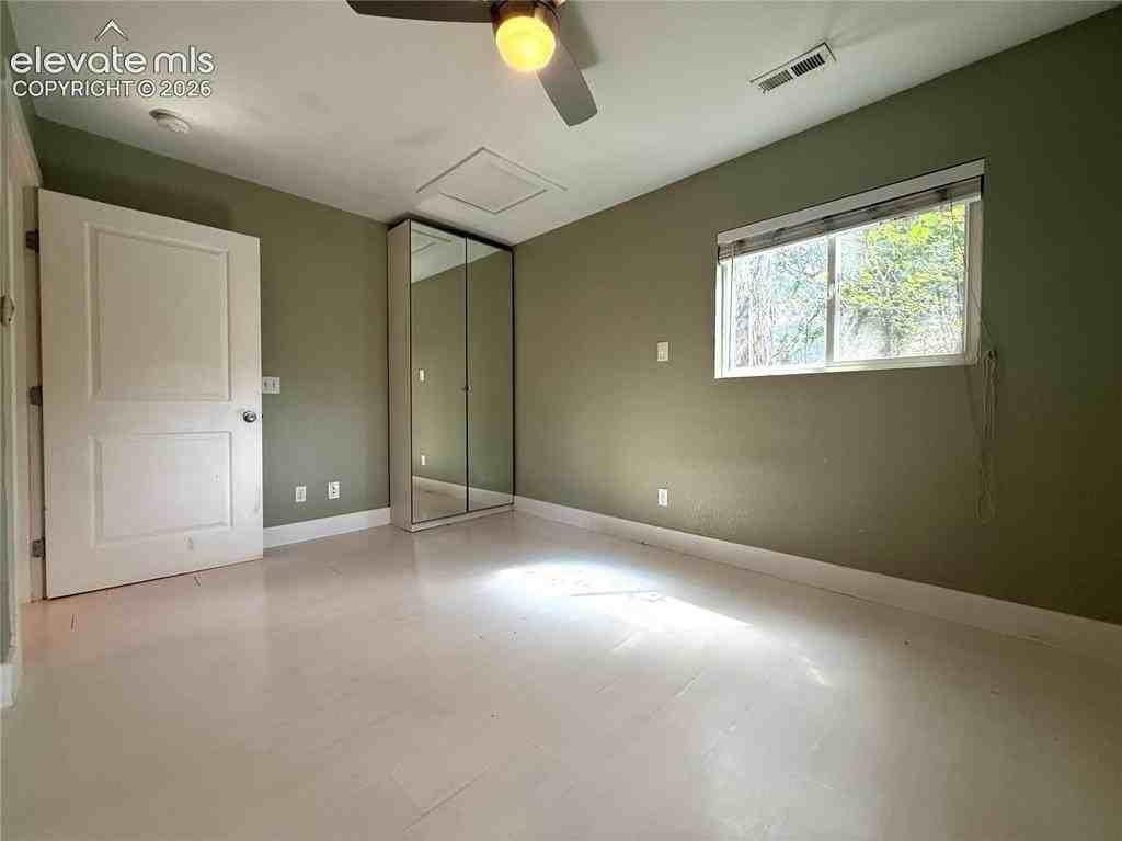 215 S 28th St - Photo 6 of 14