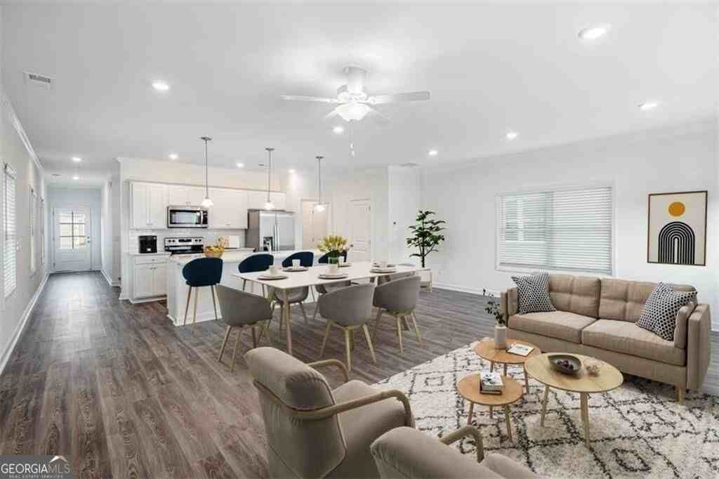 5066 Woodland Hls - Photo 5 of 12