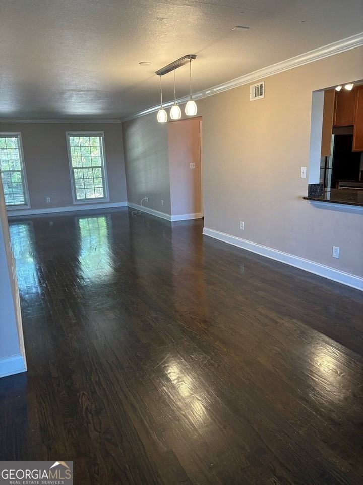 750 Dalrymple Rd - Photo 7 of 10