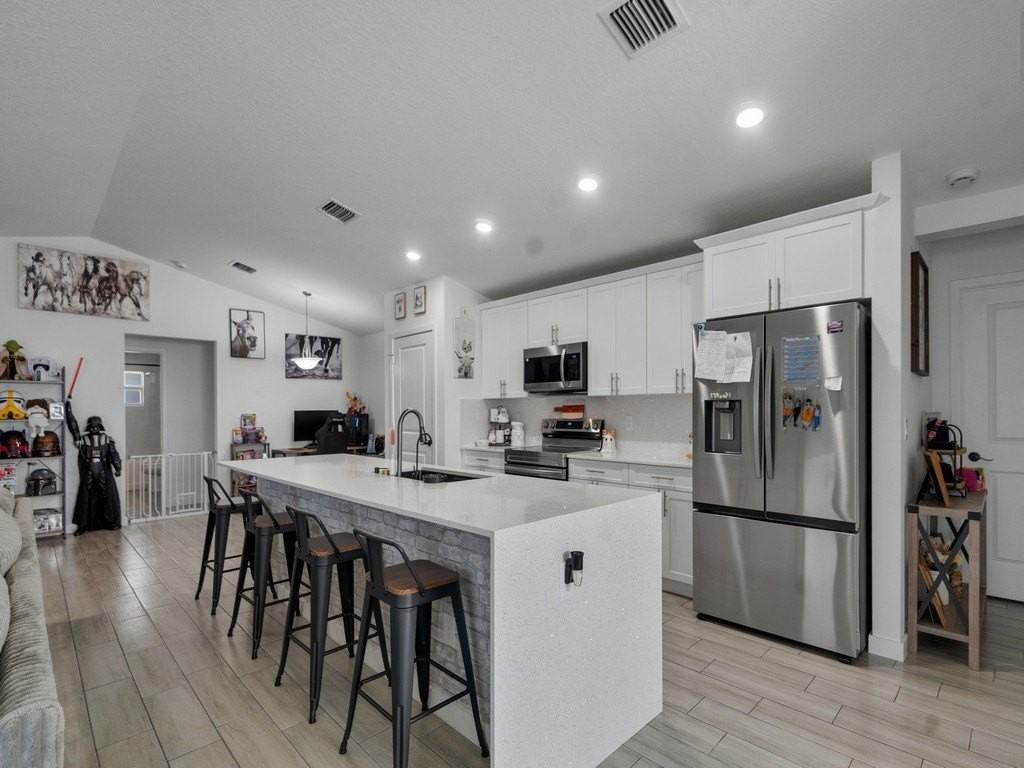 7735 101st Ct - Photo 4 of 16
