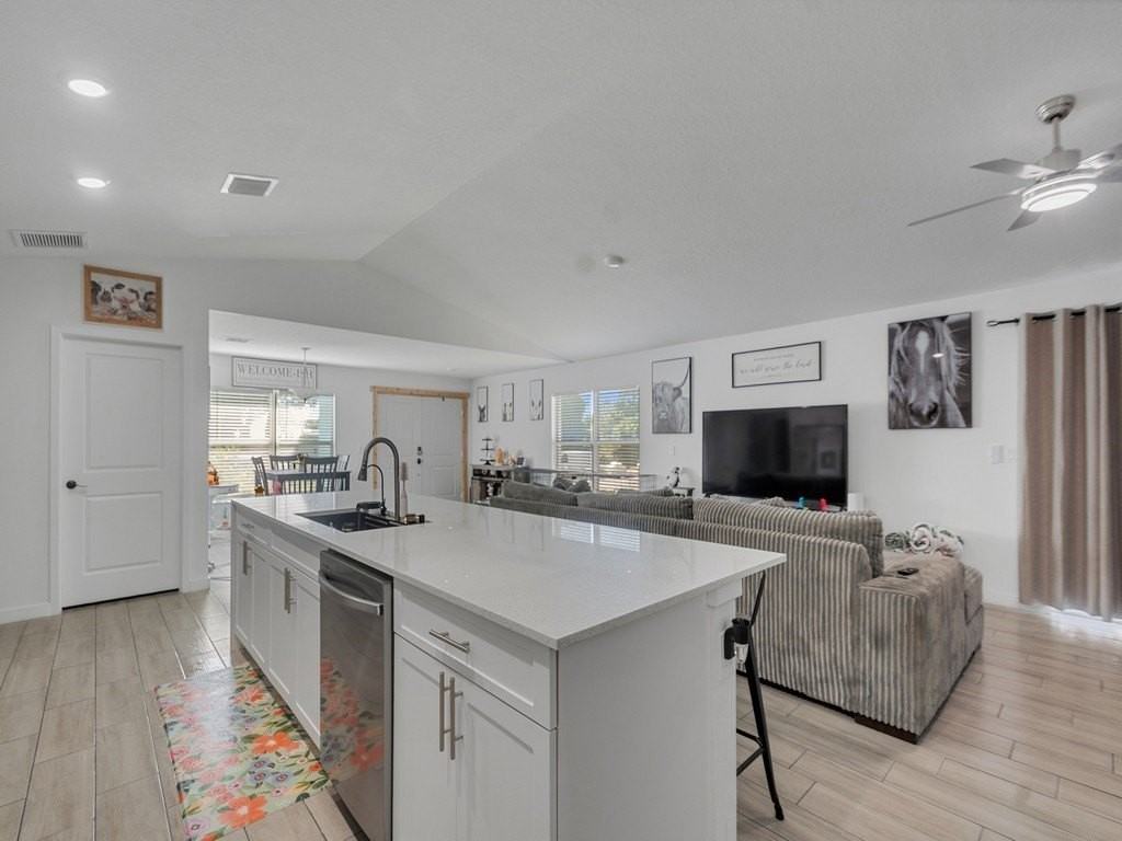 7735 101st Ct - Photo 6 of 16
