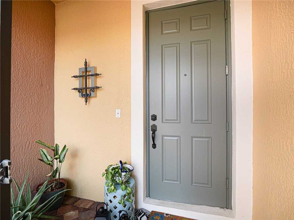 1140 Cheval Dr - Photo 7 of 34