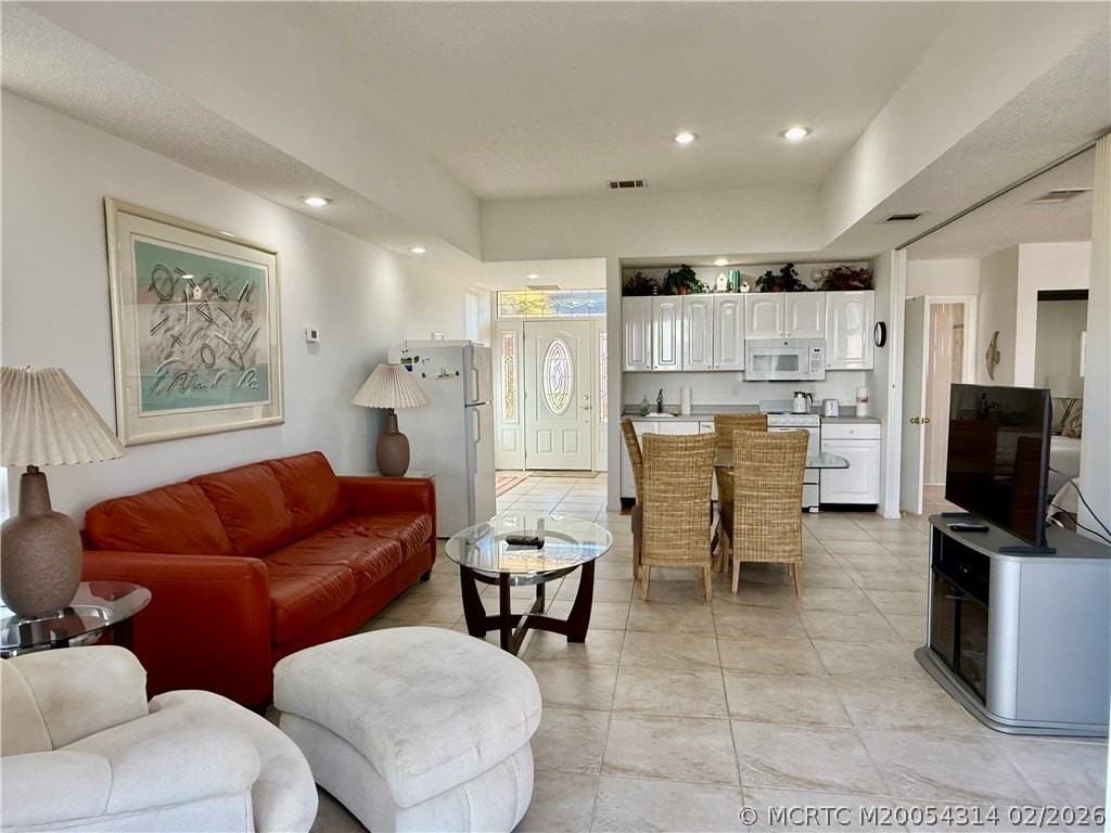 3304 Se Morningside Blvd - Photo 7 of 16