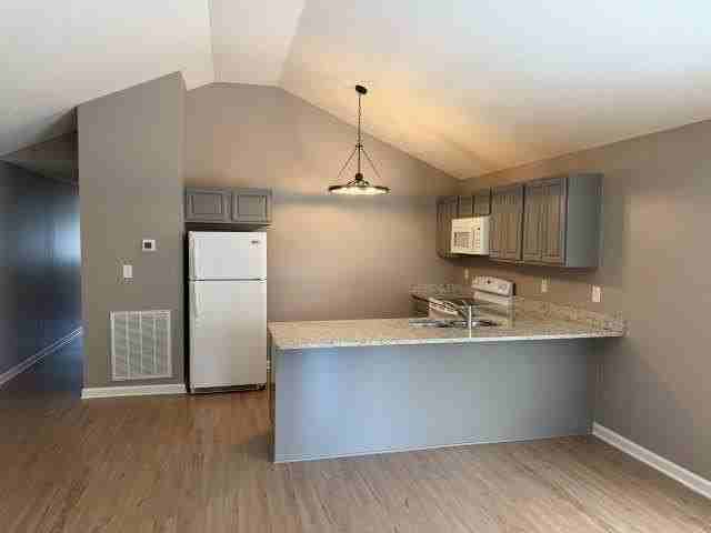 3096B Raintree Dr - Photo 2 of 8