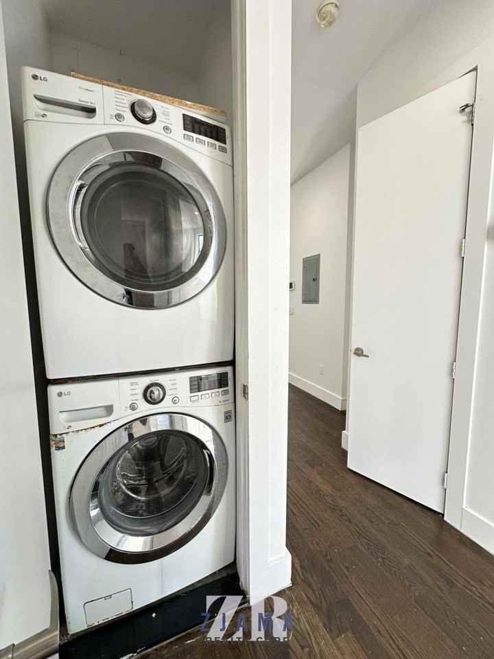 3021 Tilden Ave - Photo 7 of 10