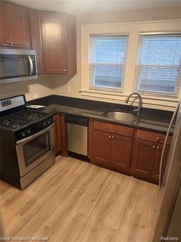 909 Knowles St - Photo 6 of 14
