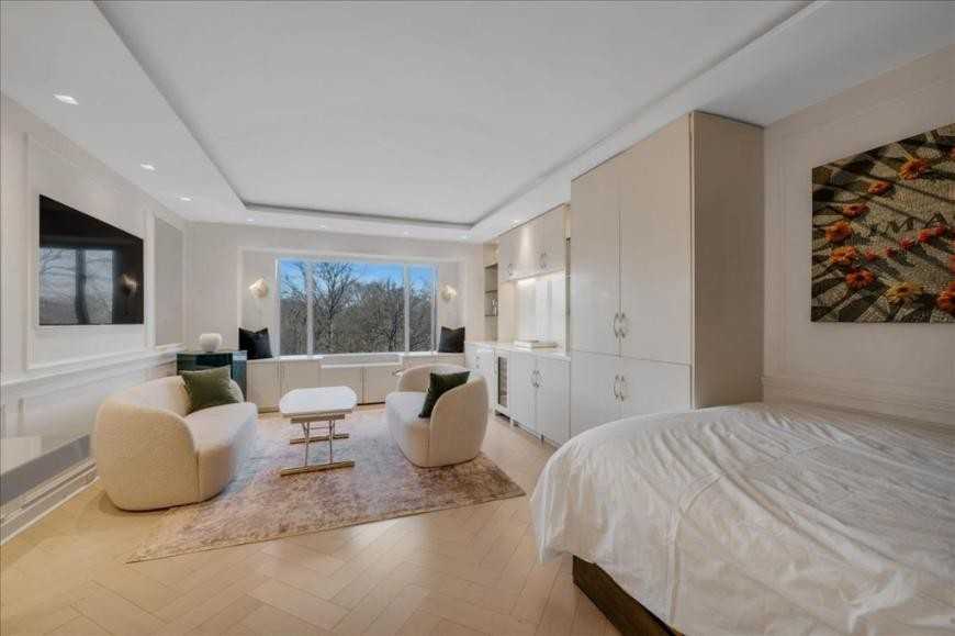 150 Central Park S - Photo 2 of 10