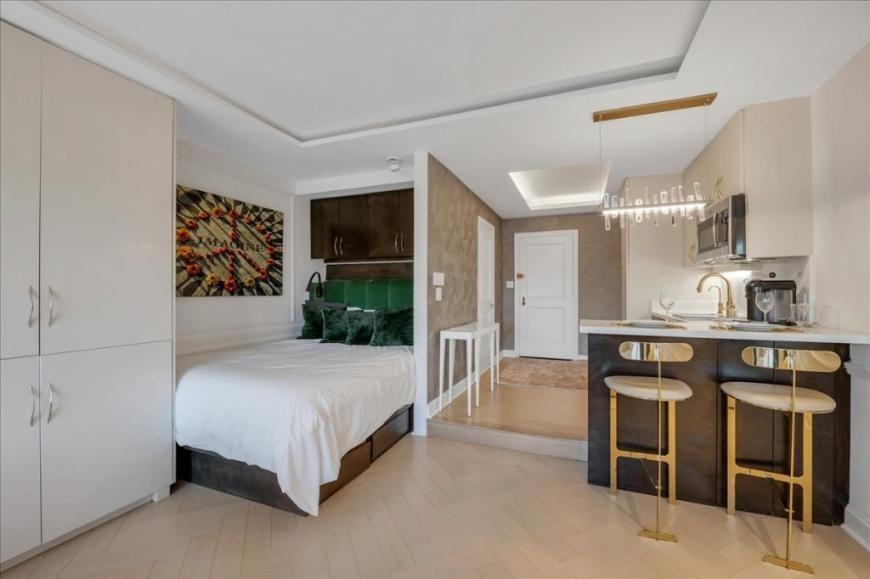 150 Central Park S - Photo 4 of 10