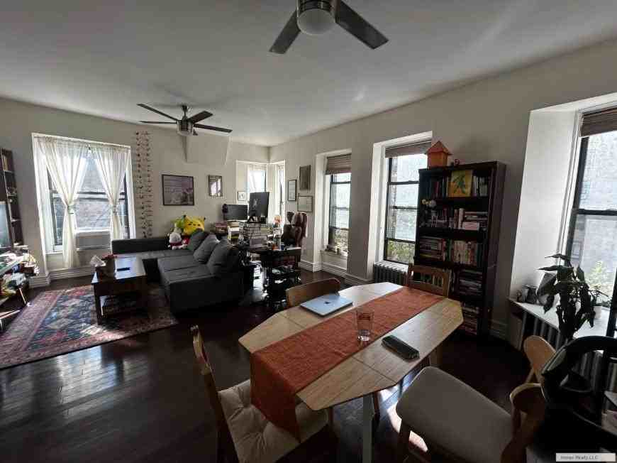 560 W End Ave - Photo 3 of 10