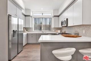 1458 Butler Ave - Photo 6 of 8