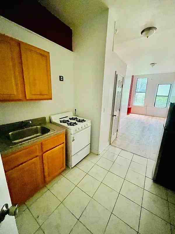 307 E 119th St - Photo 2 of 4