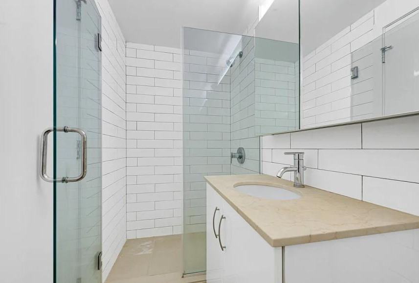 165 Ludlow St - Photo 4 of 7