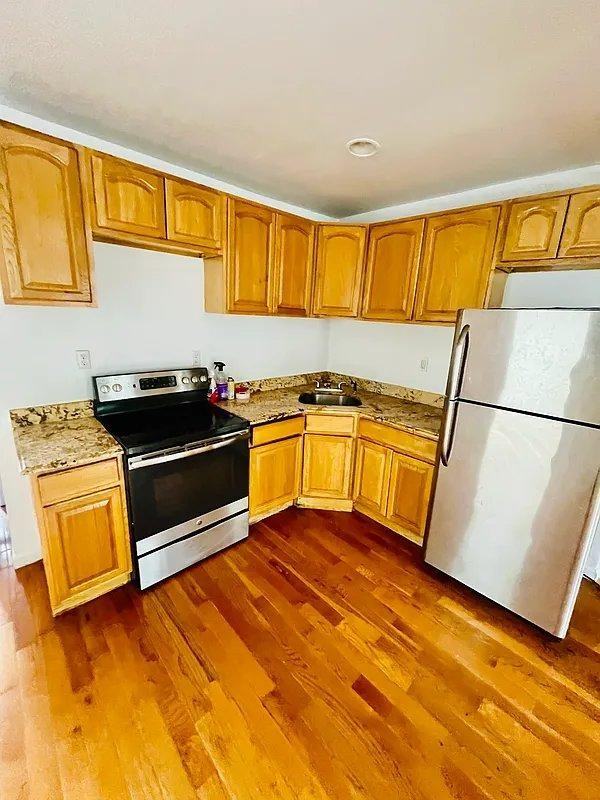 422 E 118th St - Photo 2 of 7