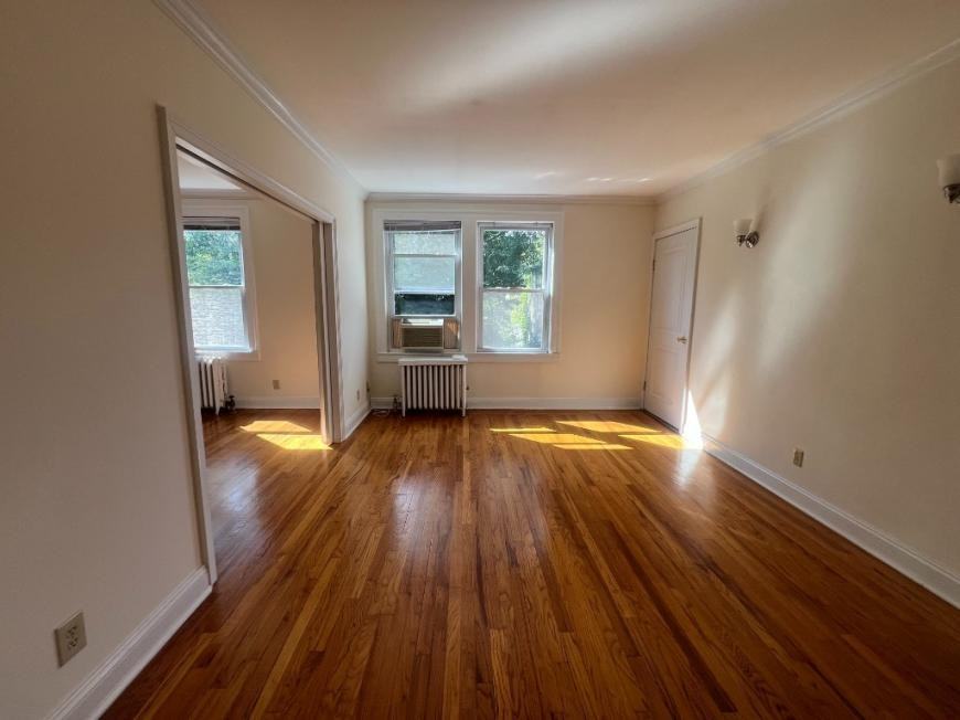 3945 48th St - Photo 2 of 10