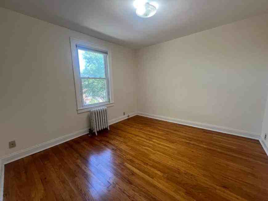 3945 48th St - Photo 6 of 10
