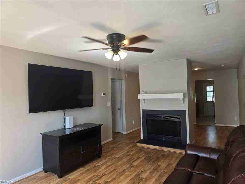3924 Roebling Ln - Photo 5 of 21