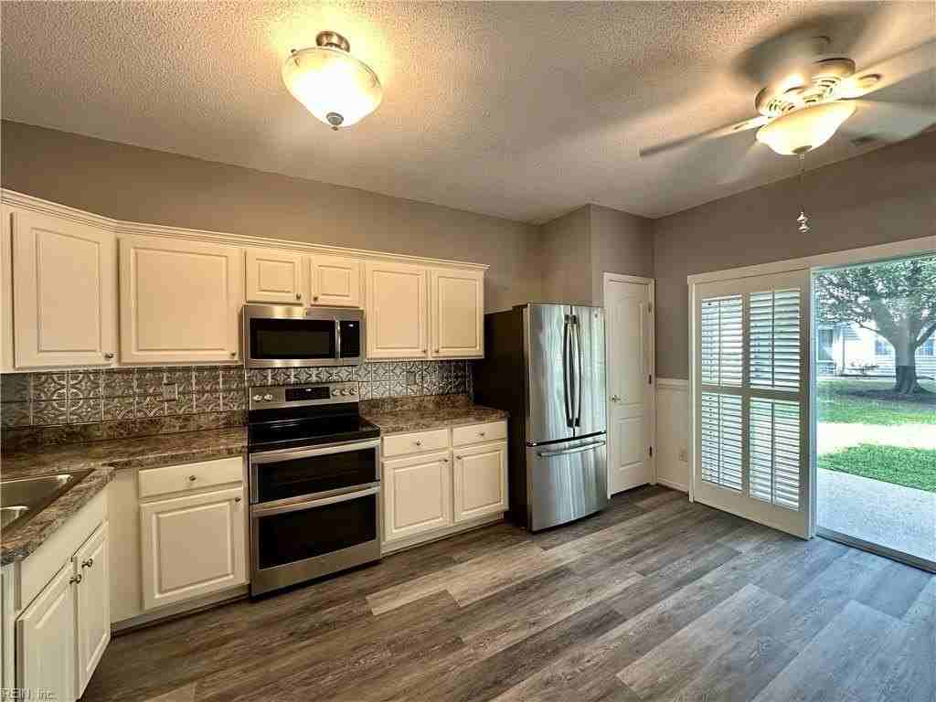 1504 Sawgrass Ln - Photo 6 of 24