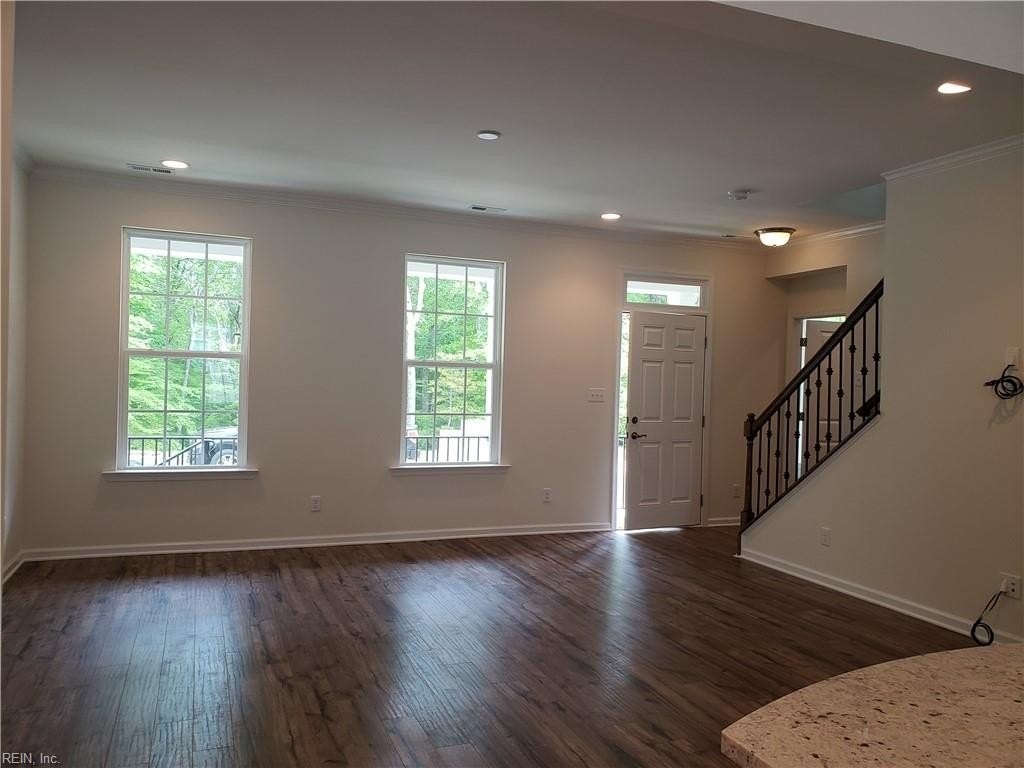 3937 Northridge St - Photo 2 of 26