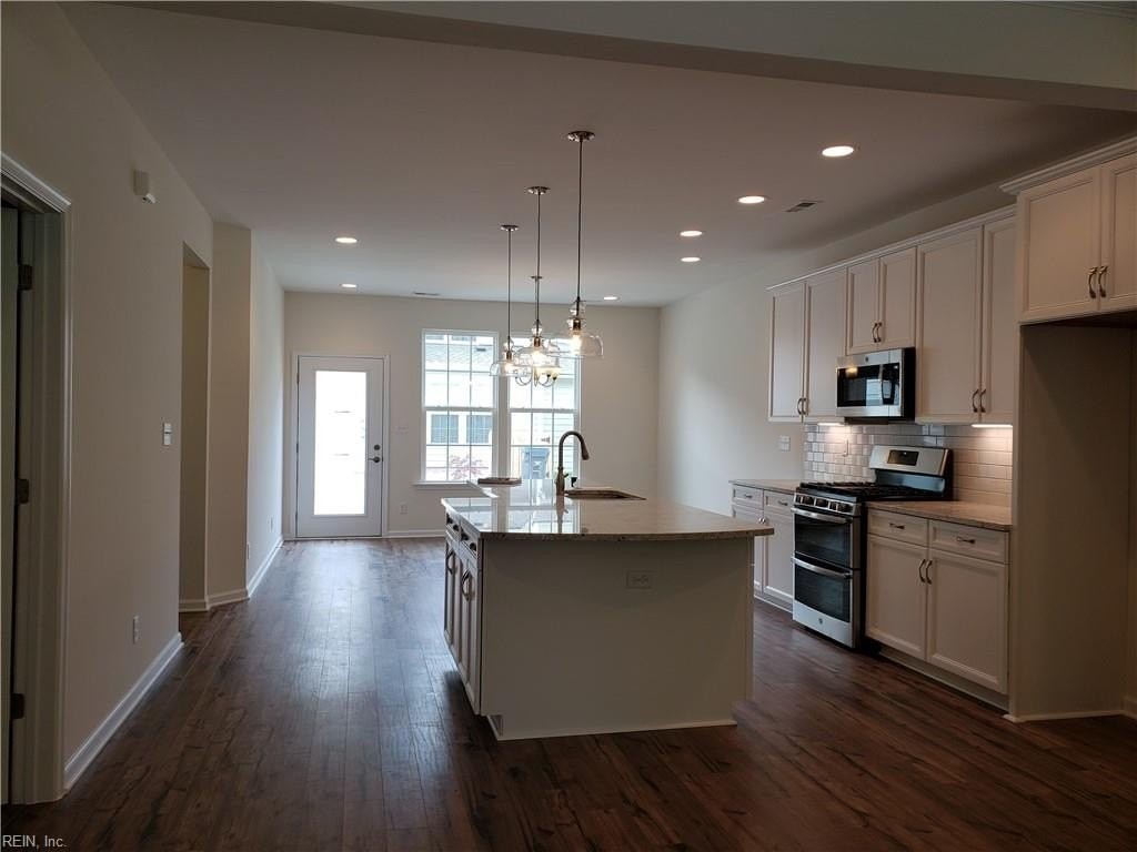 3937 Northridge St - Photo 3 of 26