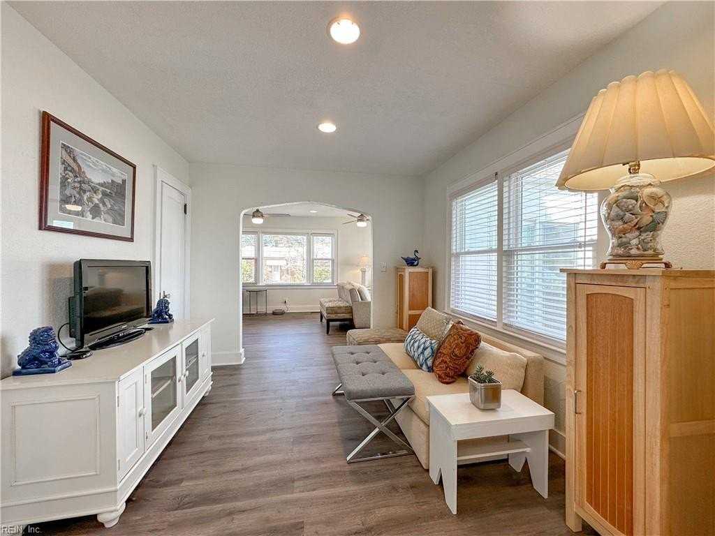 55 Greenbrier Rd - Photo 6 of 37