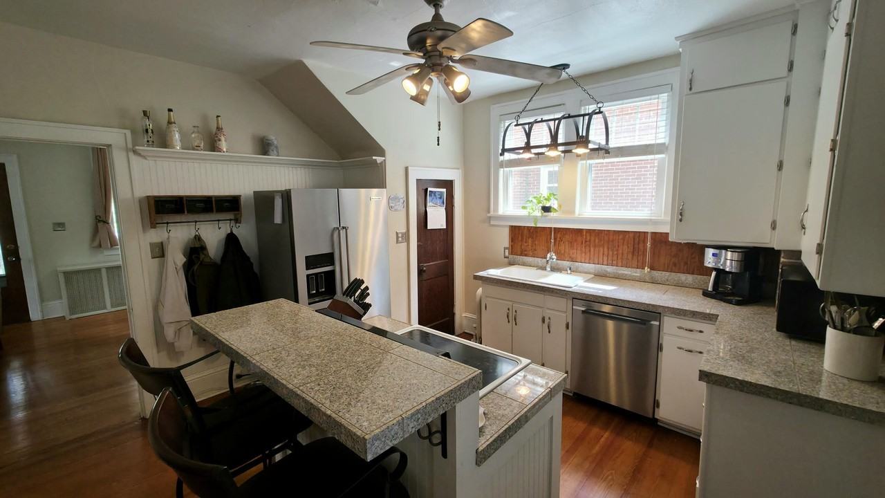 1929 Avon Rd Sw - Photo 3 of 12