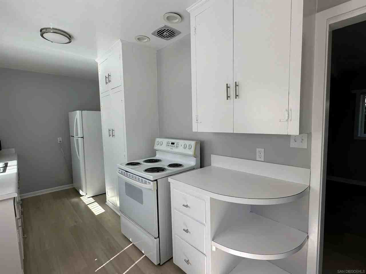 3722 Haines St - Photo 7 of 12