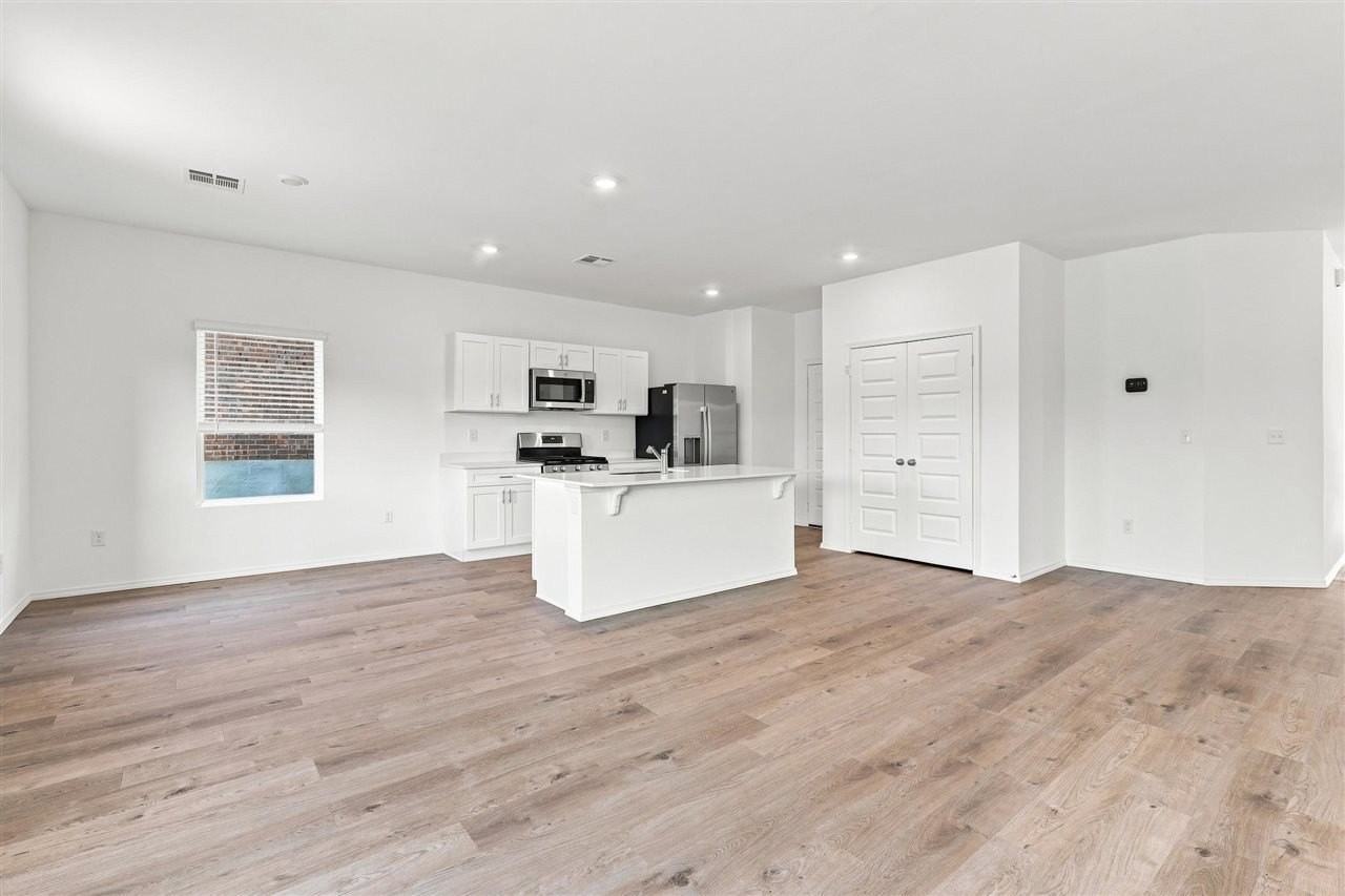 W 30th Ave - Photo 6 of 25