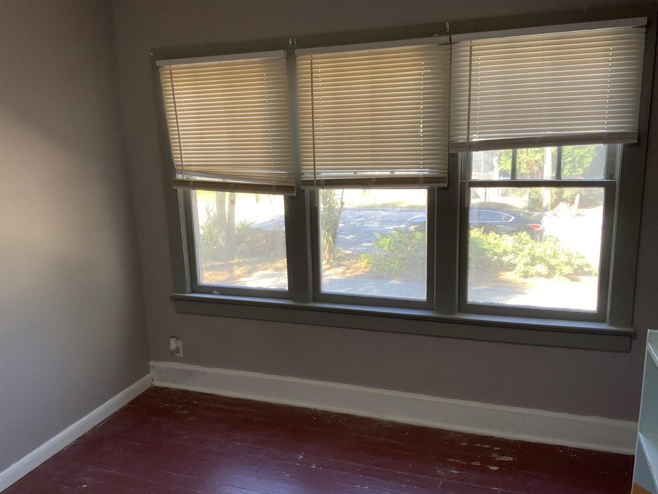 1509 Twigg St #A - Photo 2 of 7