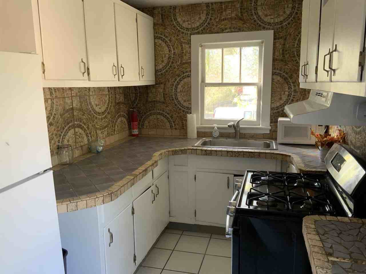 1509 Twigg St #A - Photo 4 of 7
